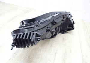 Tesla 3 lampa lewy przód full led 1077375-00-C 9