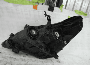 Toyota verso 09-13 lampa przednia prawa prawy przód 4
