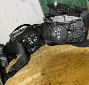 MERCEDES E 211 lift CLS 219 pasy pas bezpieczeństwa ORYGINAŁ 3