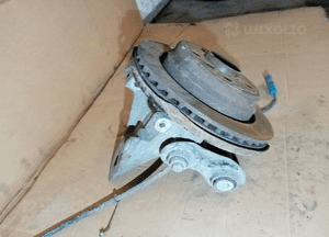 Zwrotnica piasta lewy tył tylna lewa wahacz BMW 5 E39 3.0D 3