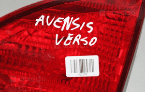 Lampa prawa tył tylna w klapę TOYOTA AVENSIS VERSO 3