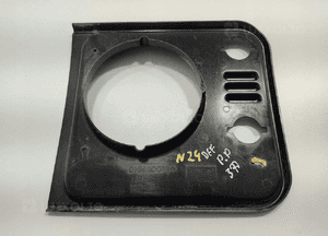 Ramka osłona maskownica lampy prawa land rover defender DHH100780 1999-2014 3
