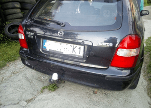 Mazda 323f bj 98-03 Klapa tylna tył z szyba k 16W 5