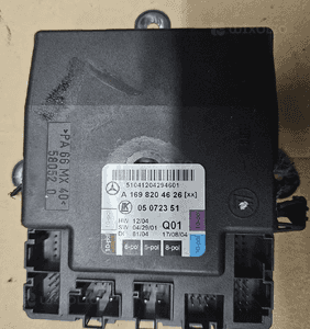 Mercedes W169 A moduł sterownik drzwi przód prawy  lewy A 1698204526 2