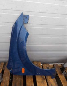 Ford fiesta MK6 blotnik prawy  kod lakieru C6 1