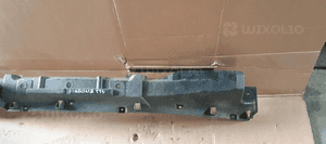 Ślizg zderzaka tył tylny środkowy Seat Leon II 3