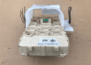 Skrzynka bezpieczników moduł bsi Toyota Yaris I 82730-0D040 2