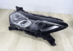 LAMPA prawa PRZÓD CITROEN DS3 CROSSBACK 9820840580 2
