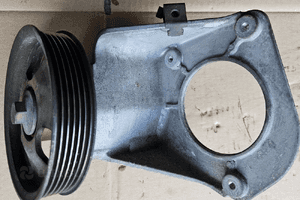 Peugeot 307 407 Citroen C4 C5 2.0  1.8 16V łapa silnika mocowanie rolka paska 9641317380 1