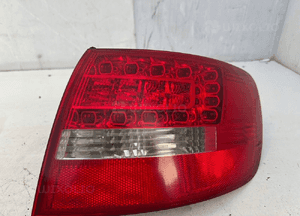 Audi A6 C6 lampa ledowa led prawa w błotnik 4F9945096E 2