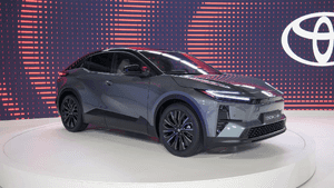 Toyota C-HR+ - nowy elektryk i jakie czesci wymaga standardowy C-HR