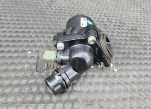 Termostat 06B121111K Obudowa Czujnik Krociec 1.8 T 2.0 ALT Audi A4 B6 B7 A6 C5 VW 5