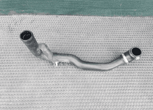 Rura 8D0145840S 3B0145834E Przewod Powietrza Kolanko Kruciec 1.9 TDI Audi A4 B5 B6 VW Passat B5 6