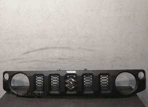 Atrapa grill suzuki jimny 18- 1