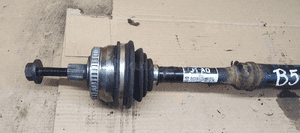 Półoś lewy przód przednia lewa VW Passat B5 1.8 20V 8D0407271AQ 2