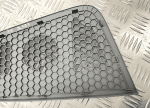 AUDI Q5 KRATKA MASKOWNICA OSŁONA GŁOŚNIKA PRAWY PRZÓD 8R1857210D 8