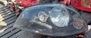 Przod przednia lampa lewa seat ibiza 3 1