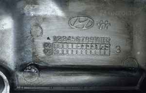 Kia Sorento I 2.5 CRDI pokrywa głowicy zaworów silnika 3