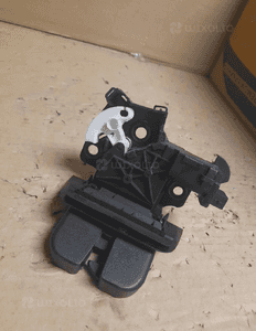 ZAMEK KLAPY TYŁ AUDI A3 8P A4 nr 8P4827505C 3