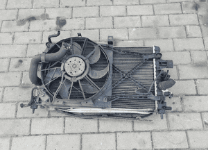 Astra H Zafira B 1.4 1.8 benzyna chłodnica wody wentylator 1