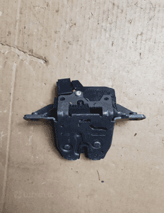 Zamek klapy tył opel astra j nr 13581023 4