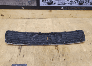 Atrapa Atrapka Gril 8D0853651E 8D0853651J Maski Ramka Chrom Znaczek AUDI A4 B5 30