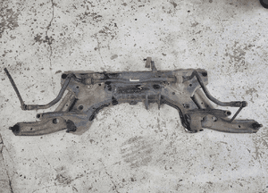 WÓZEK SANKI BELKA POD SILNIK WAHACZE przód Ford Fiesta Mk7 VII 1,25 1,3 1