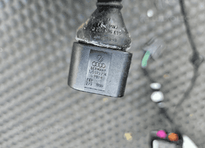 Instalacja 8E1971029F Wiazka Drzwi Kostki Przednia Przod Prawa Europa AUDI A4 B6 9
