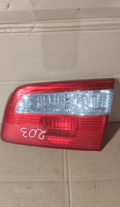 LAMPA PRAWA TYŁ TYLNA W KLAPE MAZDA 626 GF KOMBI 1