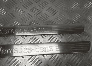 Mercedes W205 listwa nakładka progu przód A2056802210 4