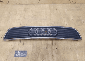 Atrapa Atrapka Gril 8D0853651E 8D0853651J Maski Ramka Chrom Znaczek AUDI A4 B5 22