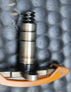 Napinacz 06B109217B Hydrauliczny Łańcucha Łańcuszka Wałka Rozrzadu 2.0 ALT 20V 130KM Audi A4 B6 VW 14