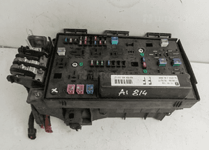 Skrzynka bezpieczników opel astra h 5DK008668-27 1