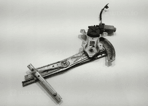 PODNOŚNIK MECHANIZM SZYBY ELEKTRYCZNY LEWY PRZÓD PRZEDNI DEFENDER 1999-2014 2