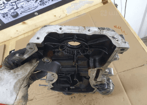 Obudowa Oslona Pokrywa Rozrzadu Podstawa Filtra Oleju 1.6 FSI VW Audi 9