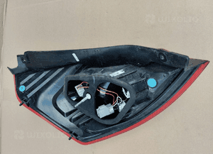 LAMPA PRAWA TYŁ TYLNA FORD FIESTA MK7 LIFT 2