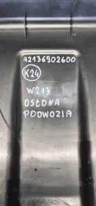 Mercedes W213 osłona płtya podwozia A2136902600 13