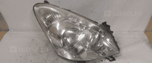 Przod przednia lampa prawa toyota corolla verso 1