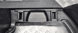 Mercedes W213 boczek bagażnika prawy A2136906403 9