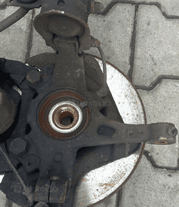 Fiat Grande Punto zwrotnica piasta przód przednia prawa lewa 2