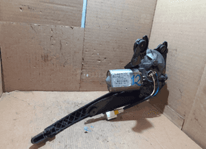 SILNICZEK WYCIERACZKI TYLNEJ NISSAN PRIMERA P12 01-08 53017412 1