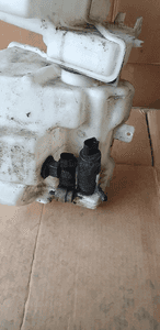 Zbiorniczek płynu spryskiwaczy pompki VW Passat B6 3C0955453N 6