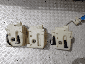 ZBIORNICZEK PŁYNU SPRYSKIWACZY AUDI VW SEAT SKODA 1K0955453 Q/R/S (2SZT) 2K0955453G (3SZT) 6