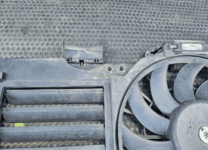 Obudowa Wentylator Wiatrak Chlodnicy Modul Sterownik Wentylatora 2.0 ALT FSI AUDI A4 B6 18