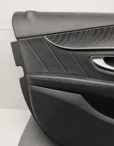 Mercedes W205 boczek lewy przód 4