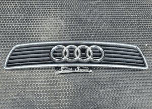 Atrapa Atrapka Gril 8D0853651E 8D0853651J Maski Ramka Chrom Znaczek AUDI A4 B5 6