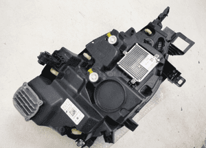 Vw ID4 full led lampa przód lewa led 4 pin 10