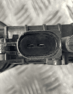Bmw F10 F11 zamek drzwi lewych tylnych tył 7154515 10