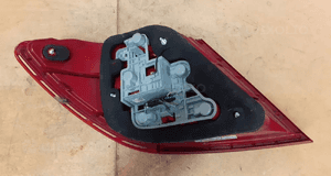 LAMPA TYŁ TYLNA PRAWA MERCEDES-BENZ W204 C-KLASA SEDAN 2