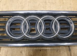 Atrapa Atrapka Gril 8D0853651E 8D0853651J Maski Ramka Chrom Znaczek AUDI A4 B5 19